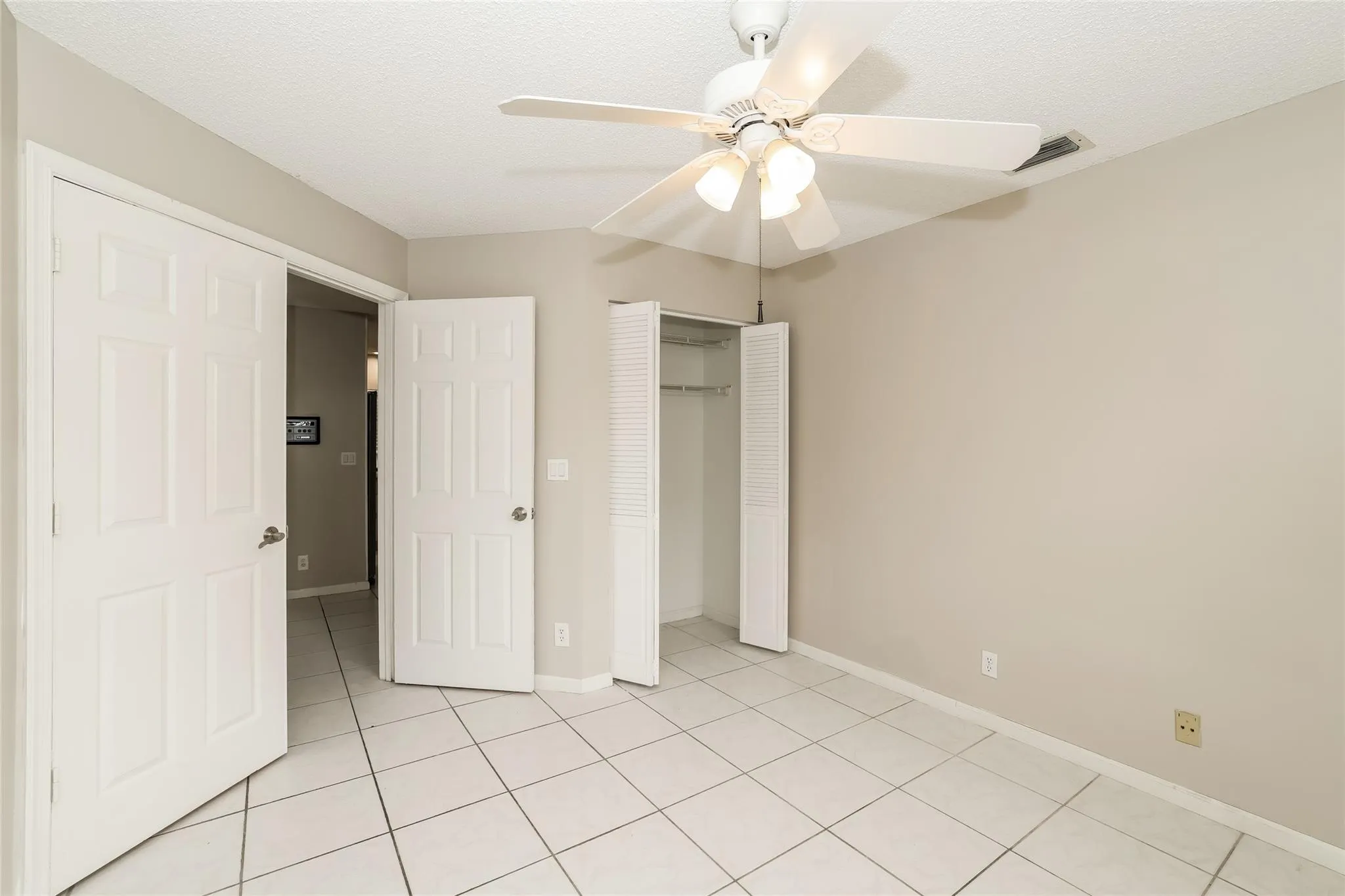 320 Sandpiper Ave