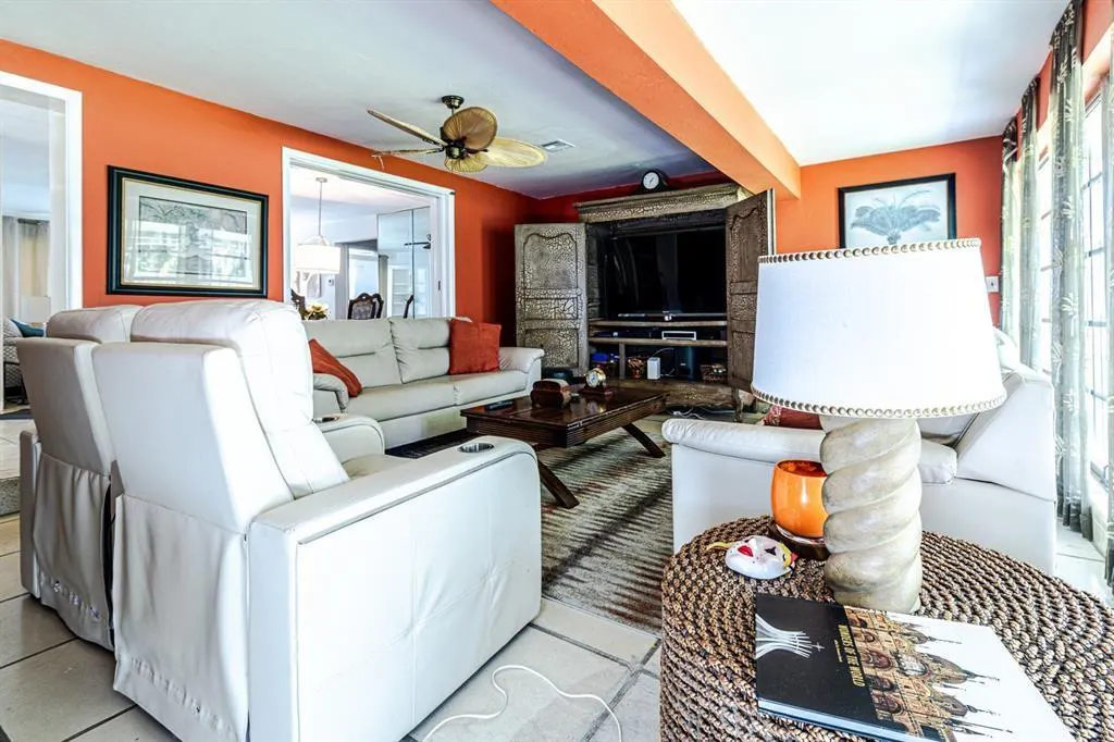 1300 SE 7th CT