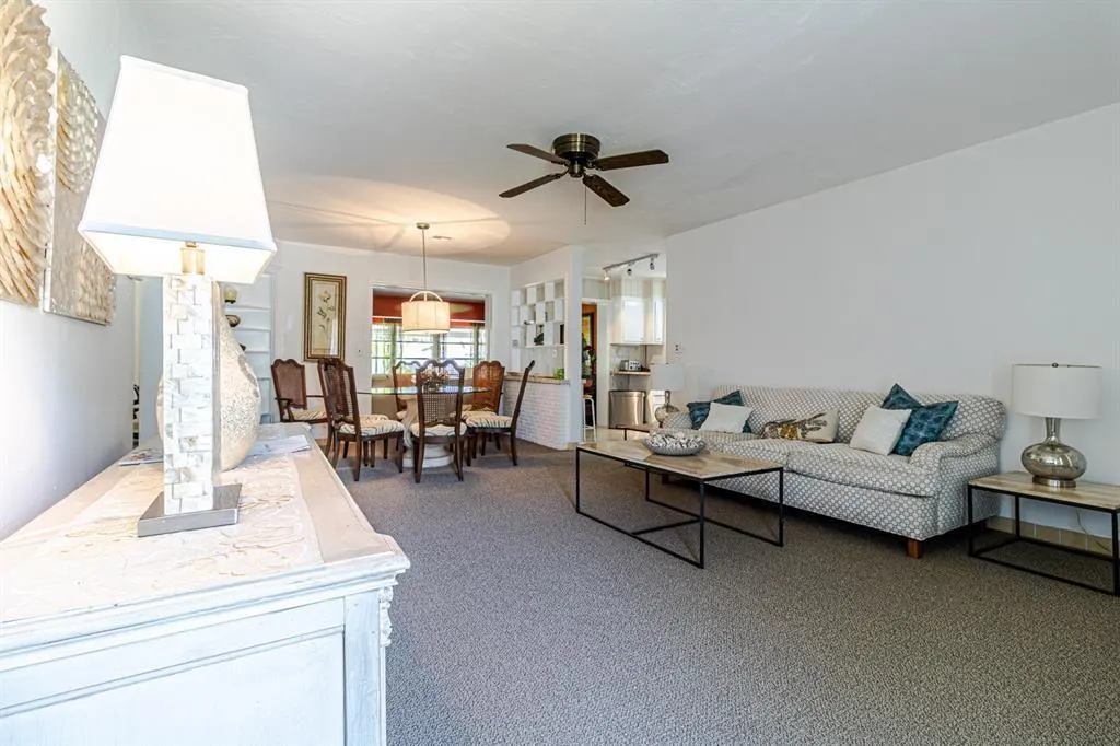 1300 SE 7th CT