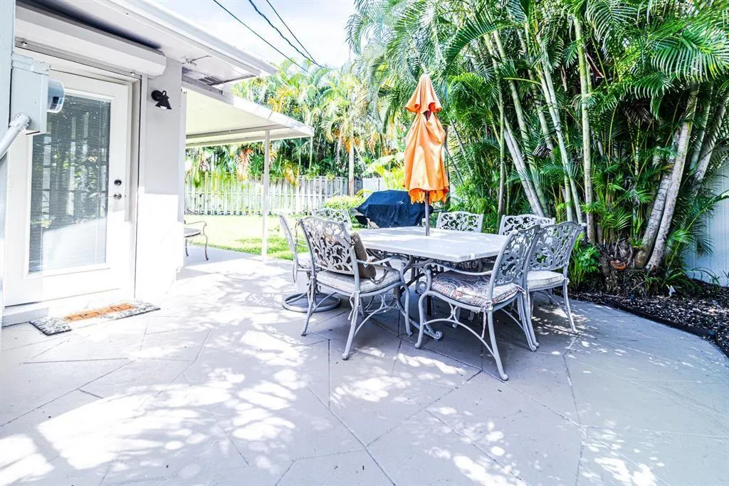 1300 SE 7th CT