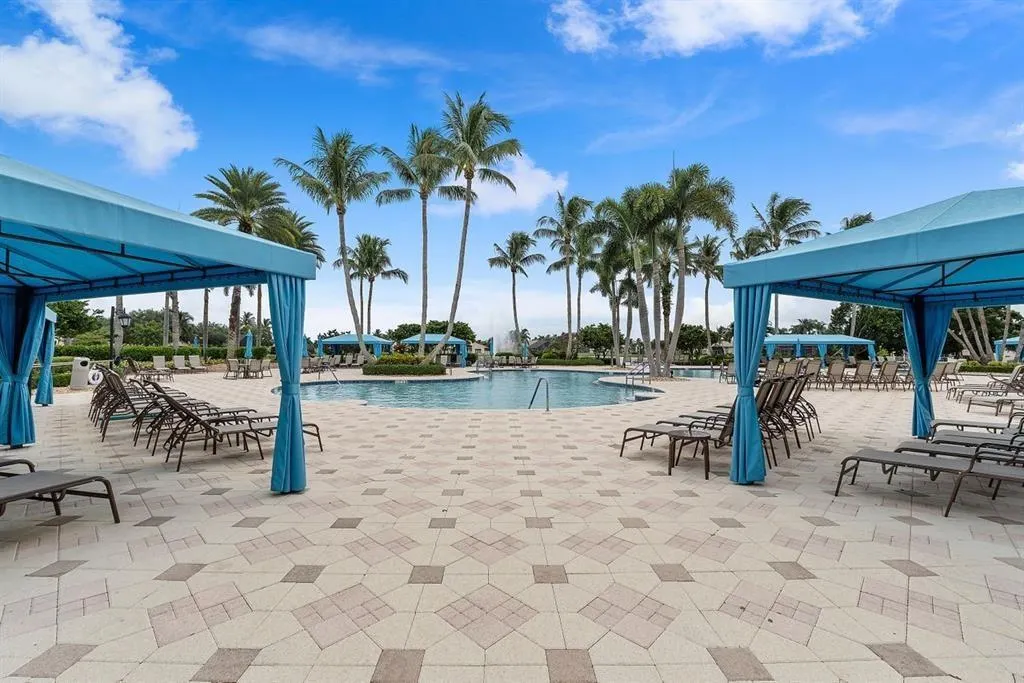 6828 Belmont Shore Dr