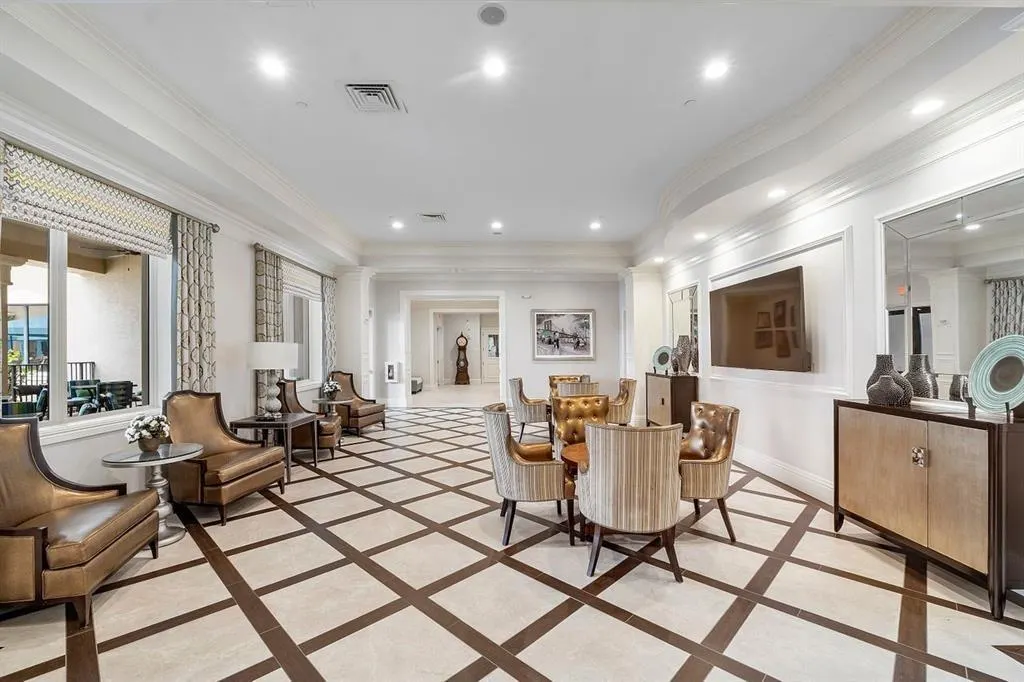 6828 Belmont Shore Dr