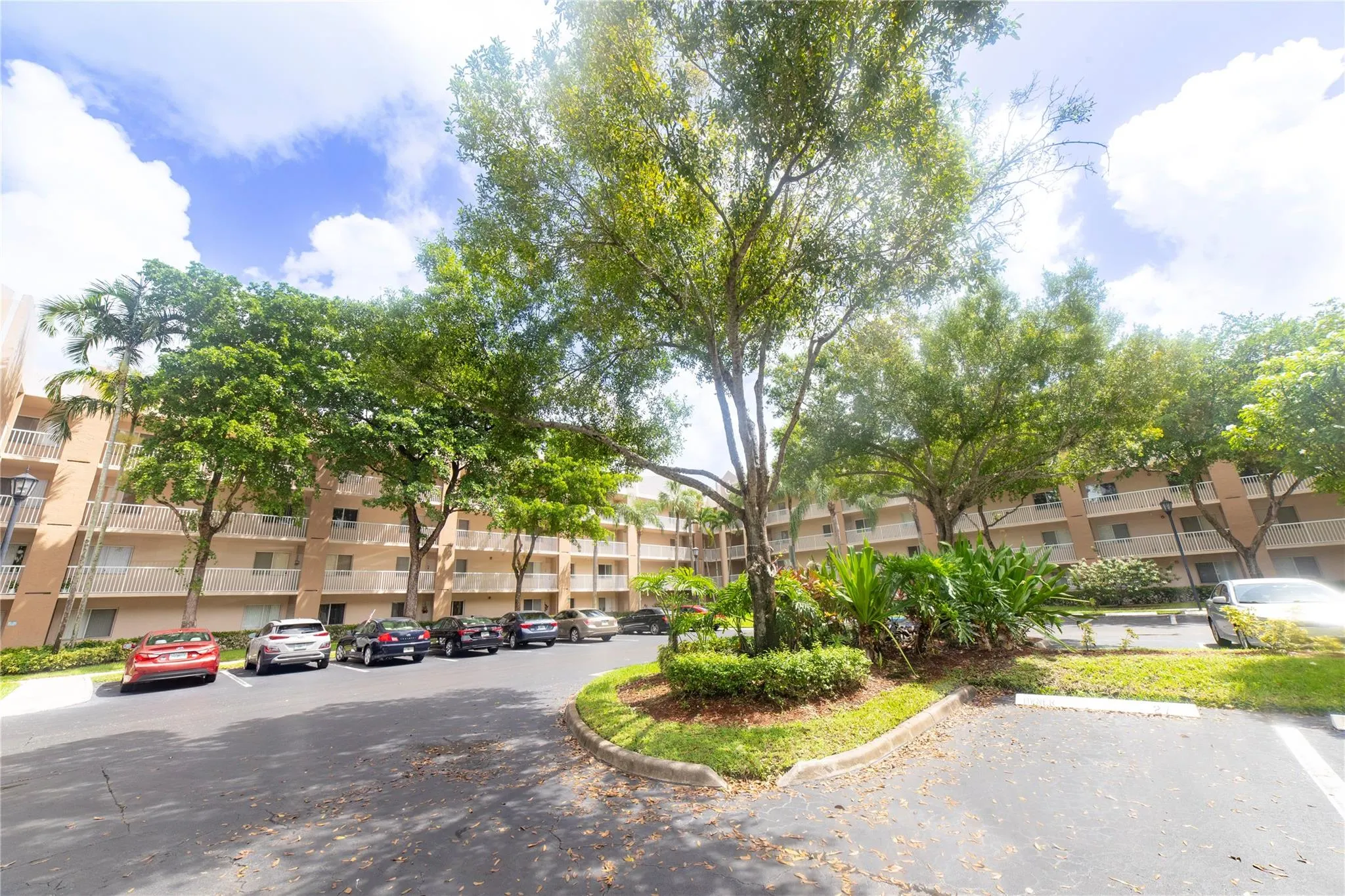 9511 Weldon Cir, #105