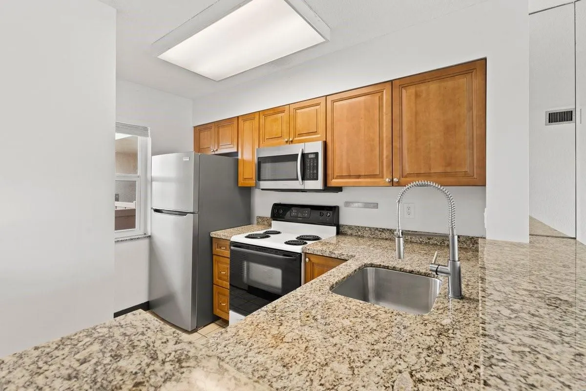 2106 S Cypress Bend Dr, #506