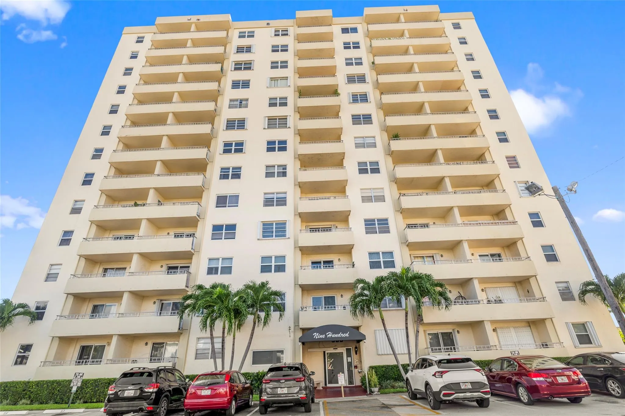 900 NE 18th Ave, #306