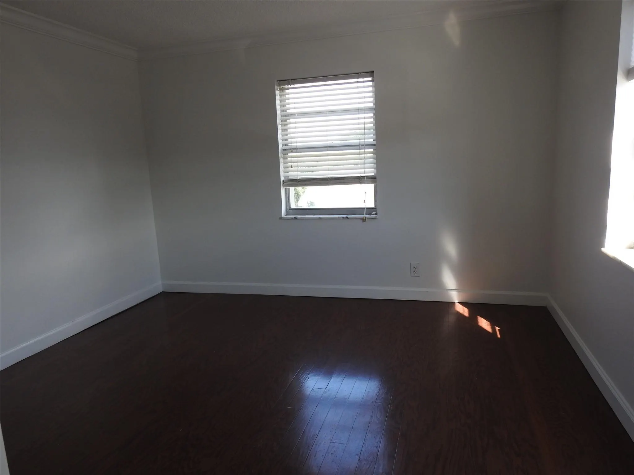 900 NE 18th Ave, #306