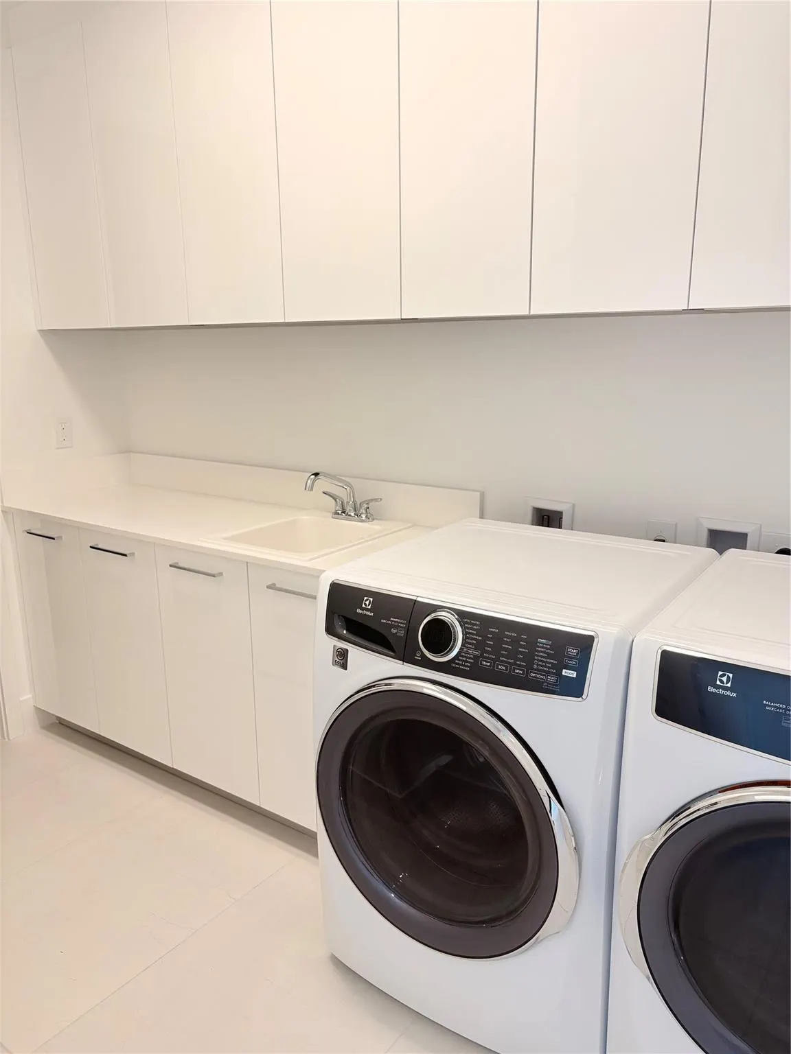 151 N Seabreeze Blvd, #0703-E