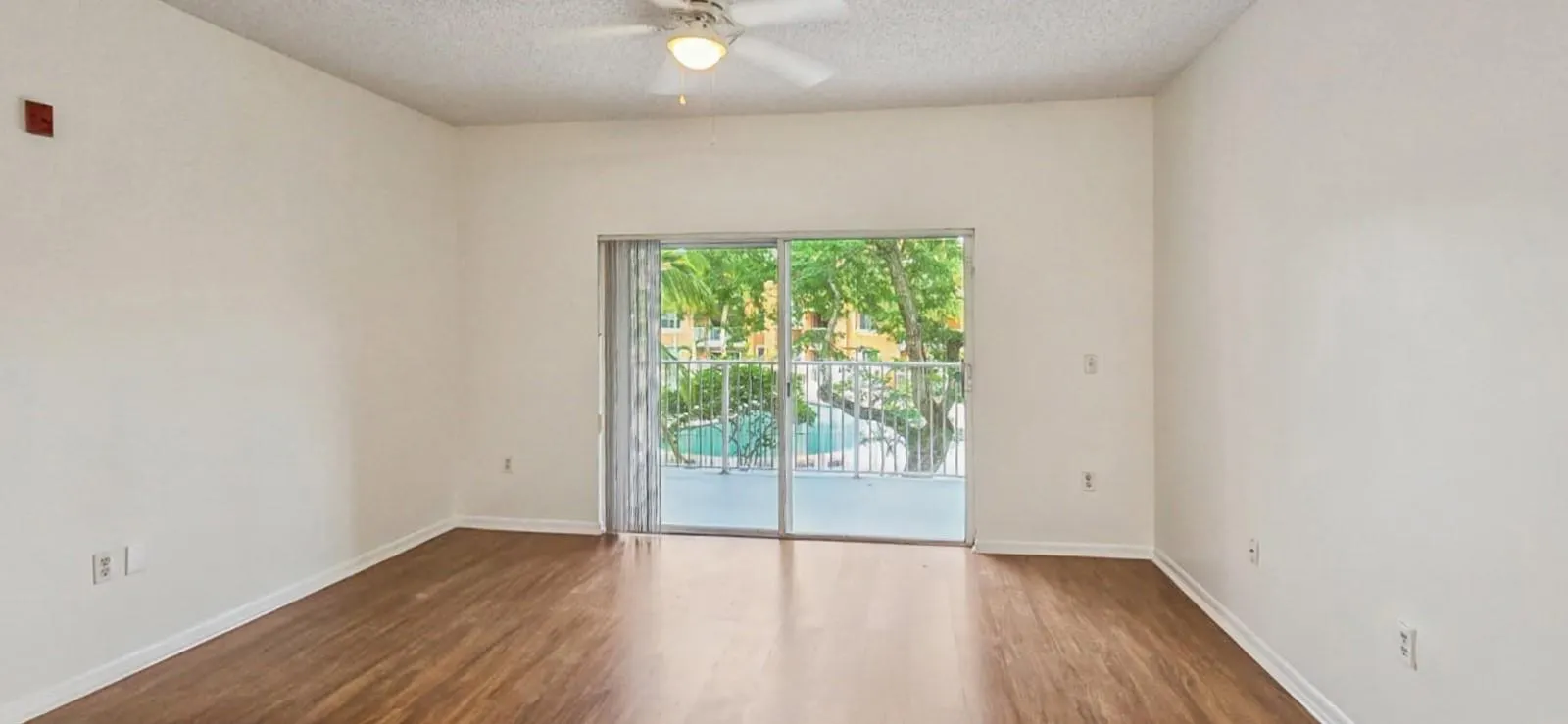 6952 SW 39th St, #C-205