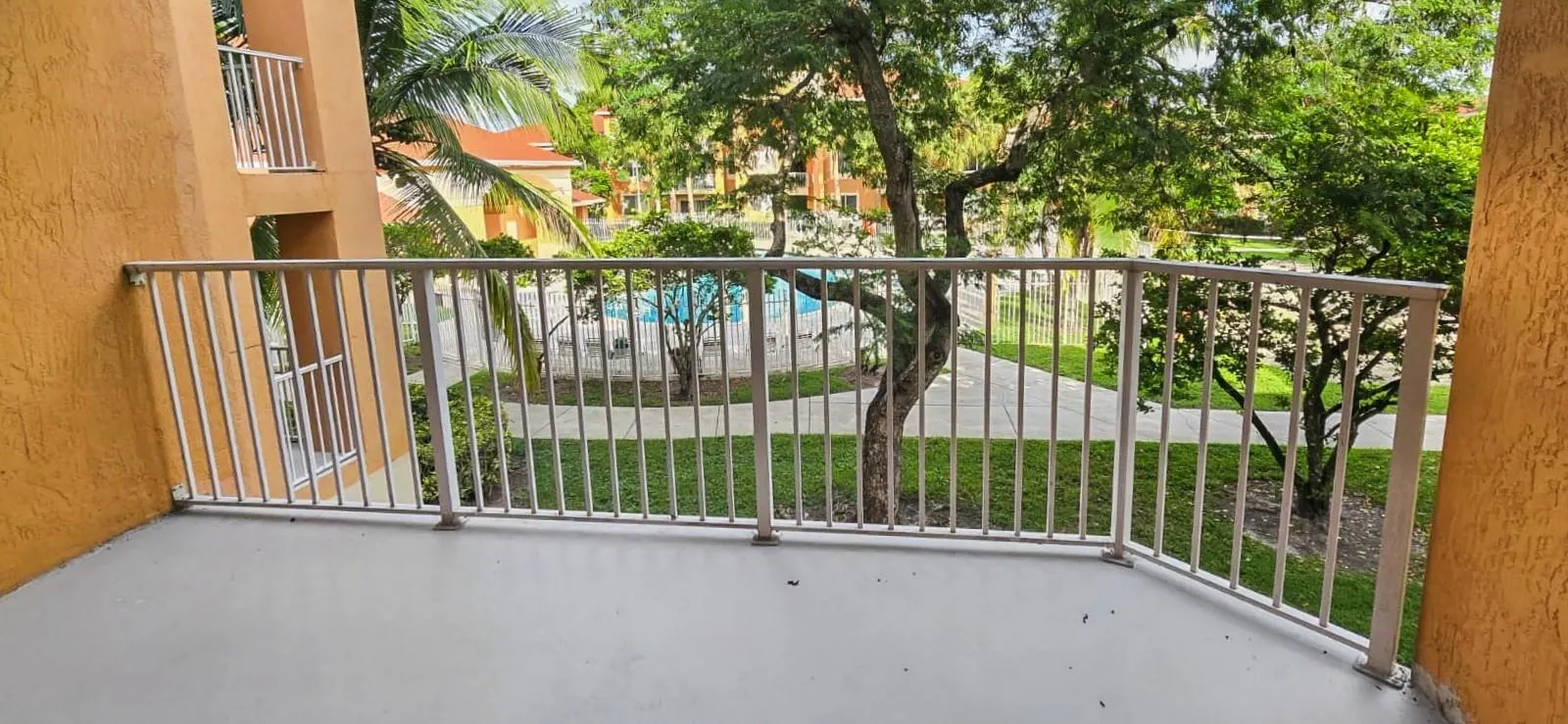 6952 SW 39th St, #C-205