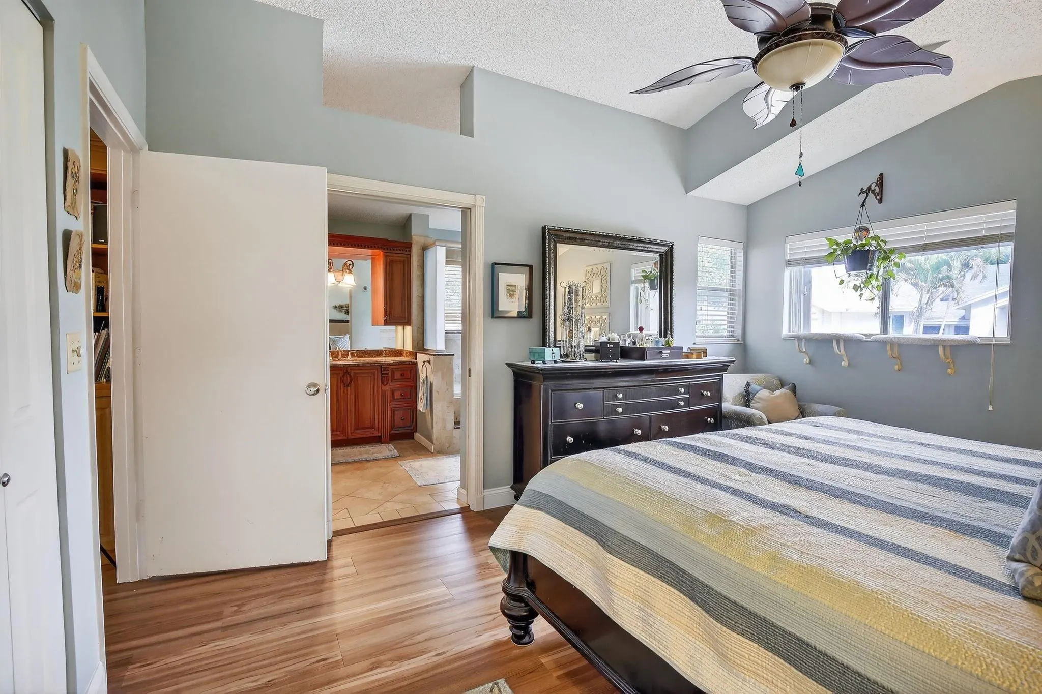2052 Discovery Cir E