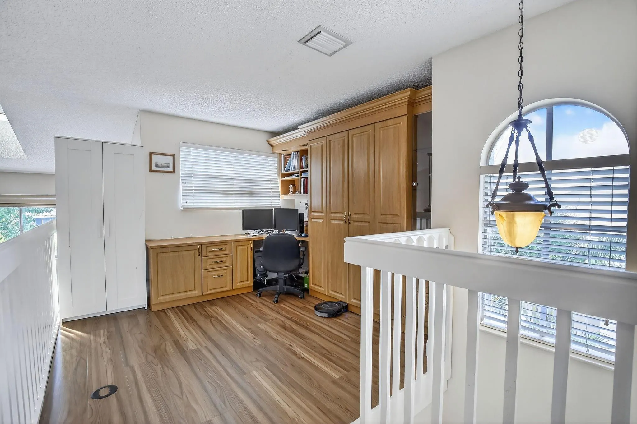 2052 Discovery Cir E