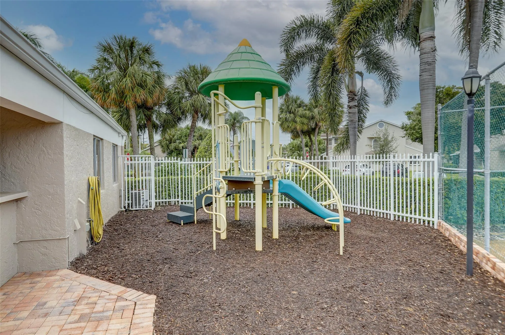 2052 Discovery Cir E