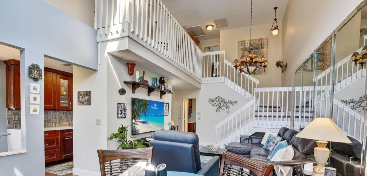 2052 Discovery Cir E