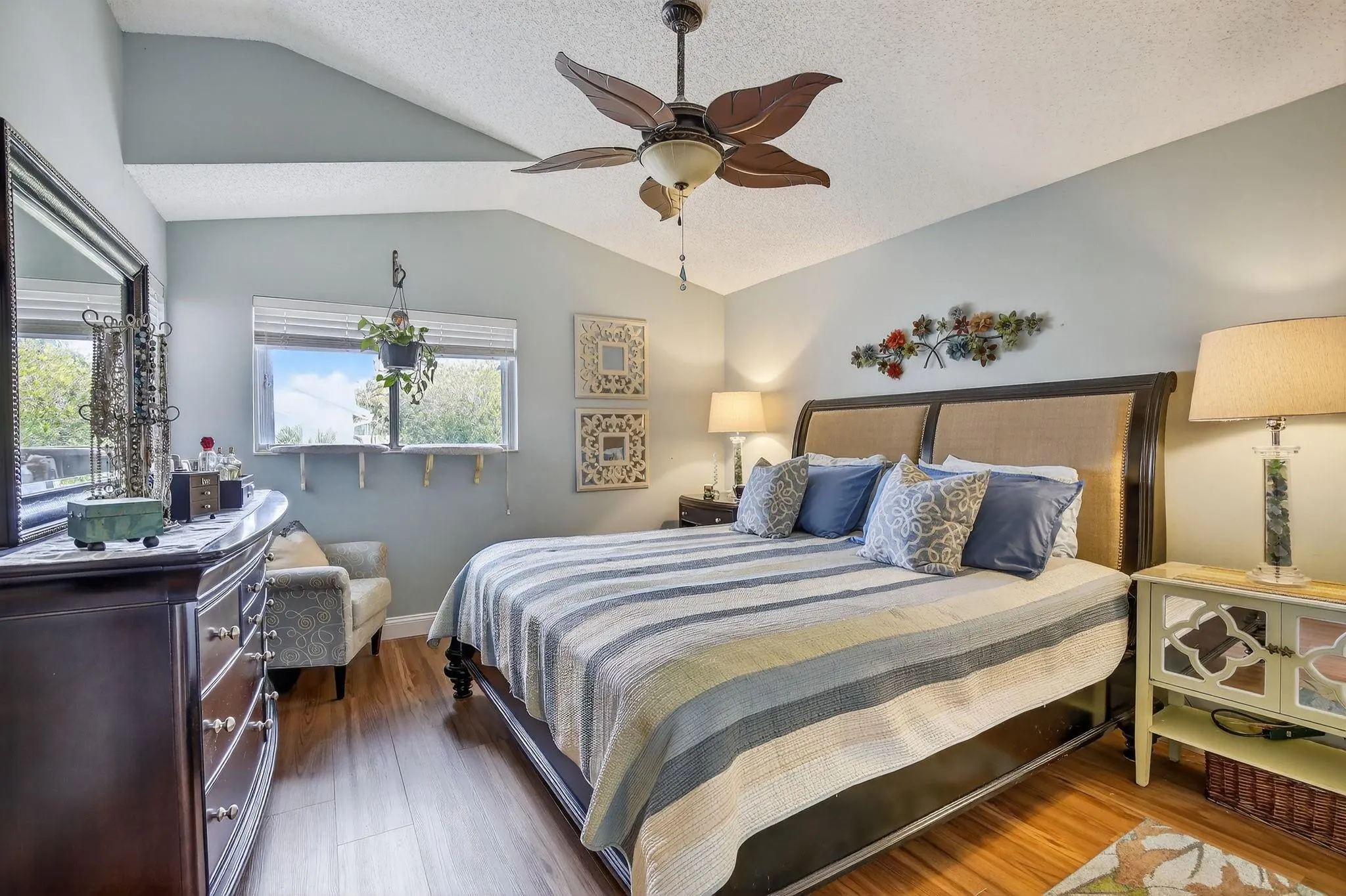 2052 Discovery Cir E