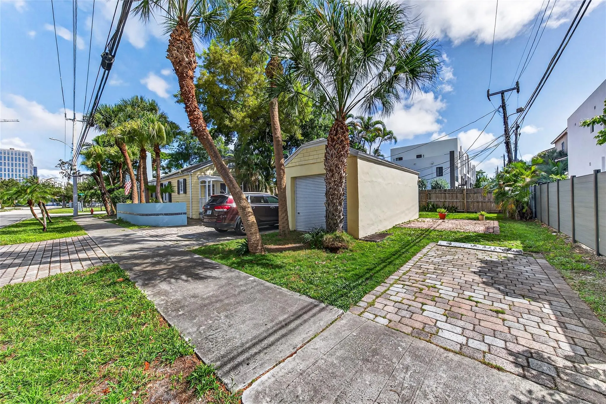 1230 SE 4th Ave