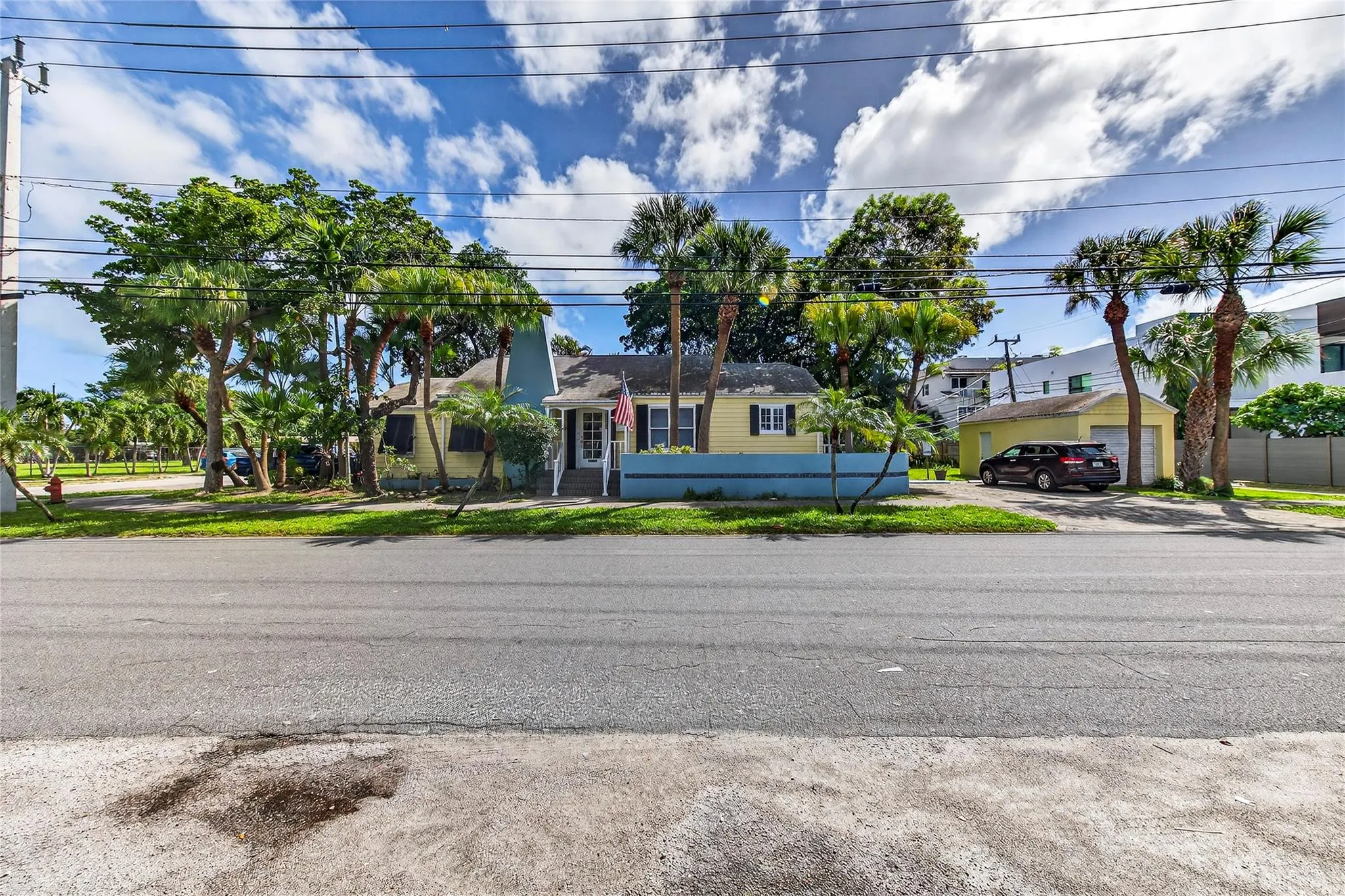 1230 SE 4th Ave