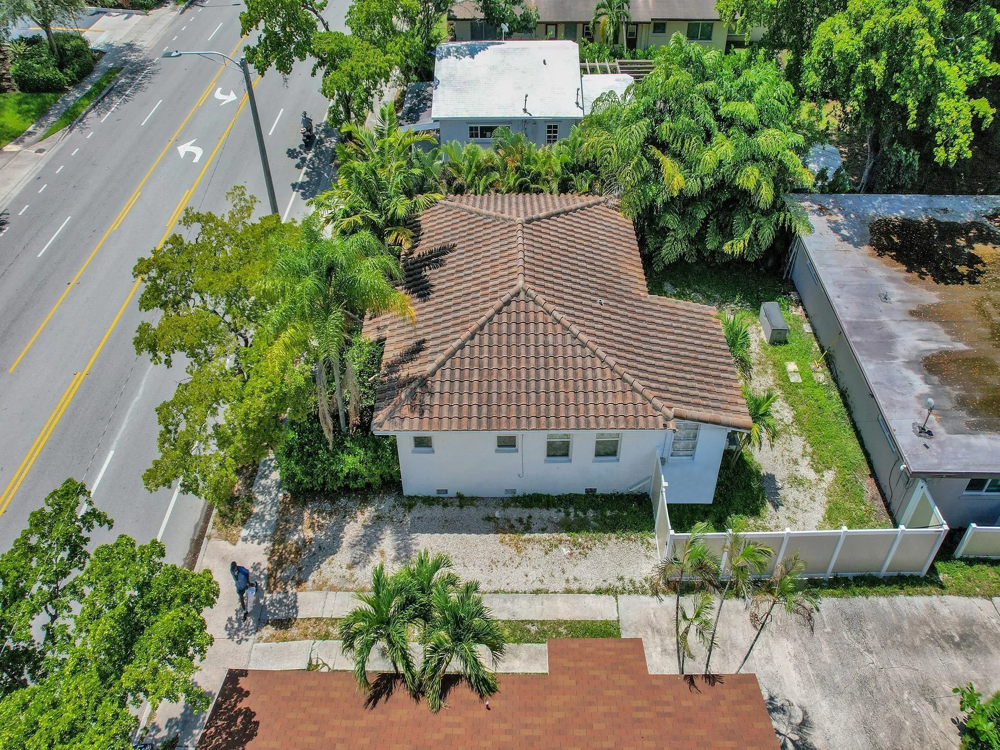 615 SW 4th Ave
