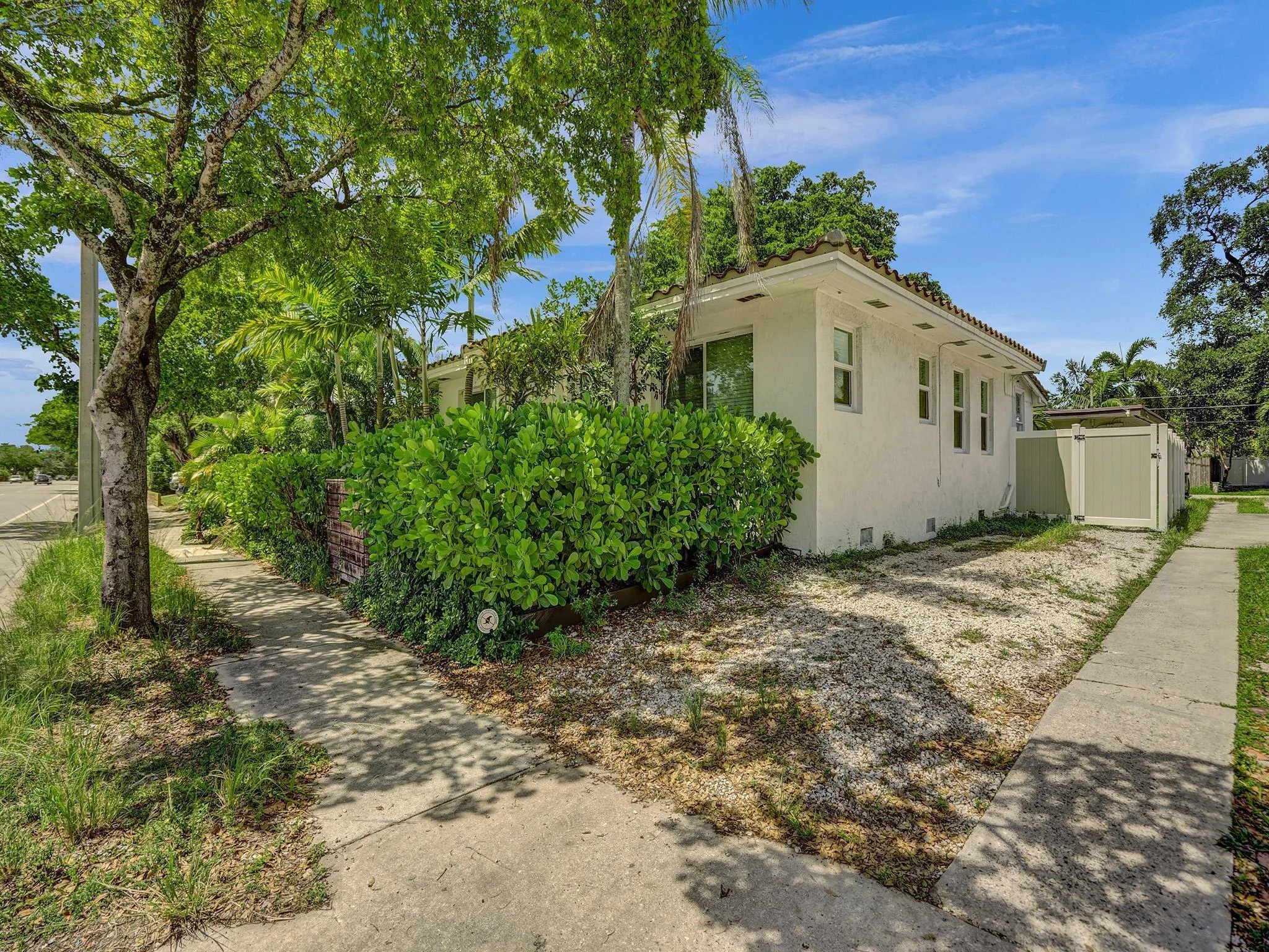 615 SW 4th Ave