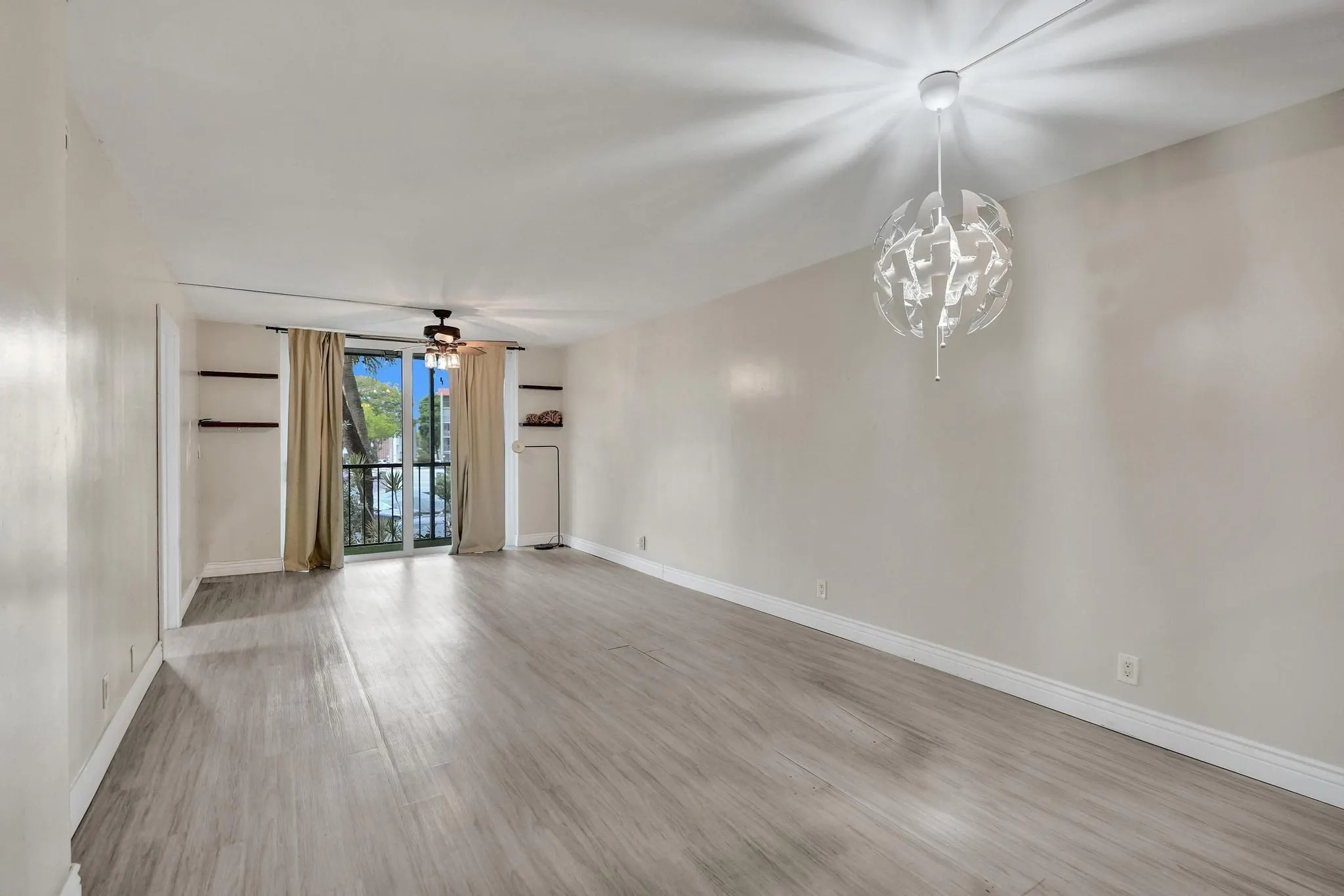 5300 NE 24th Ter, #201 C