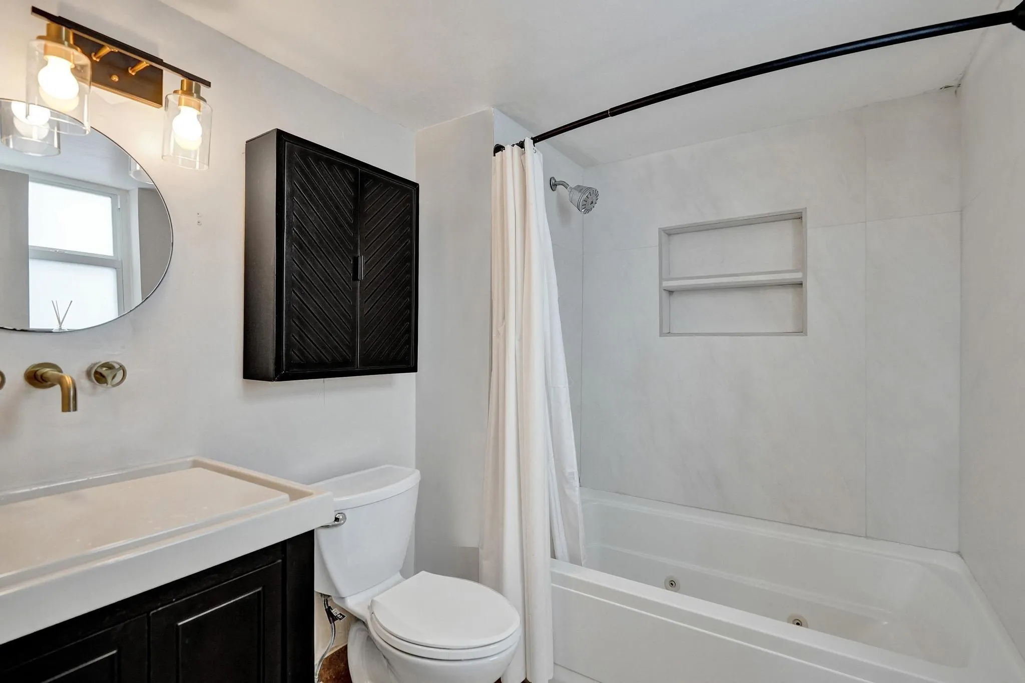 5300 NE 24th Ter, #201 C