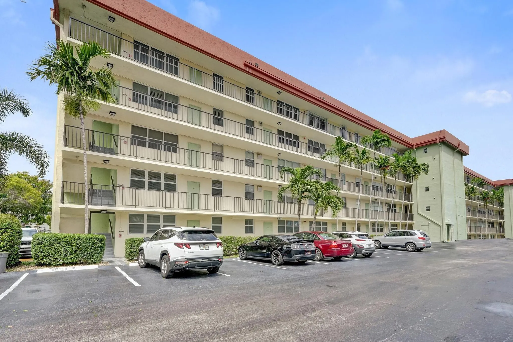 5300 NE 24th Ter, #201 C