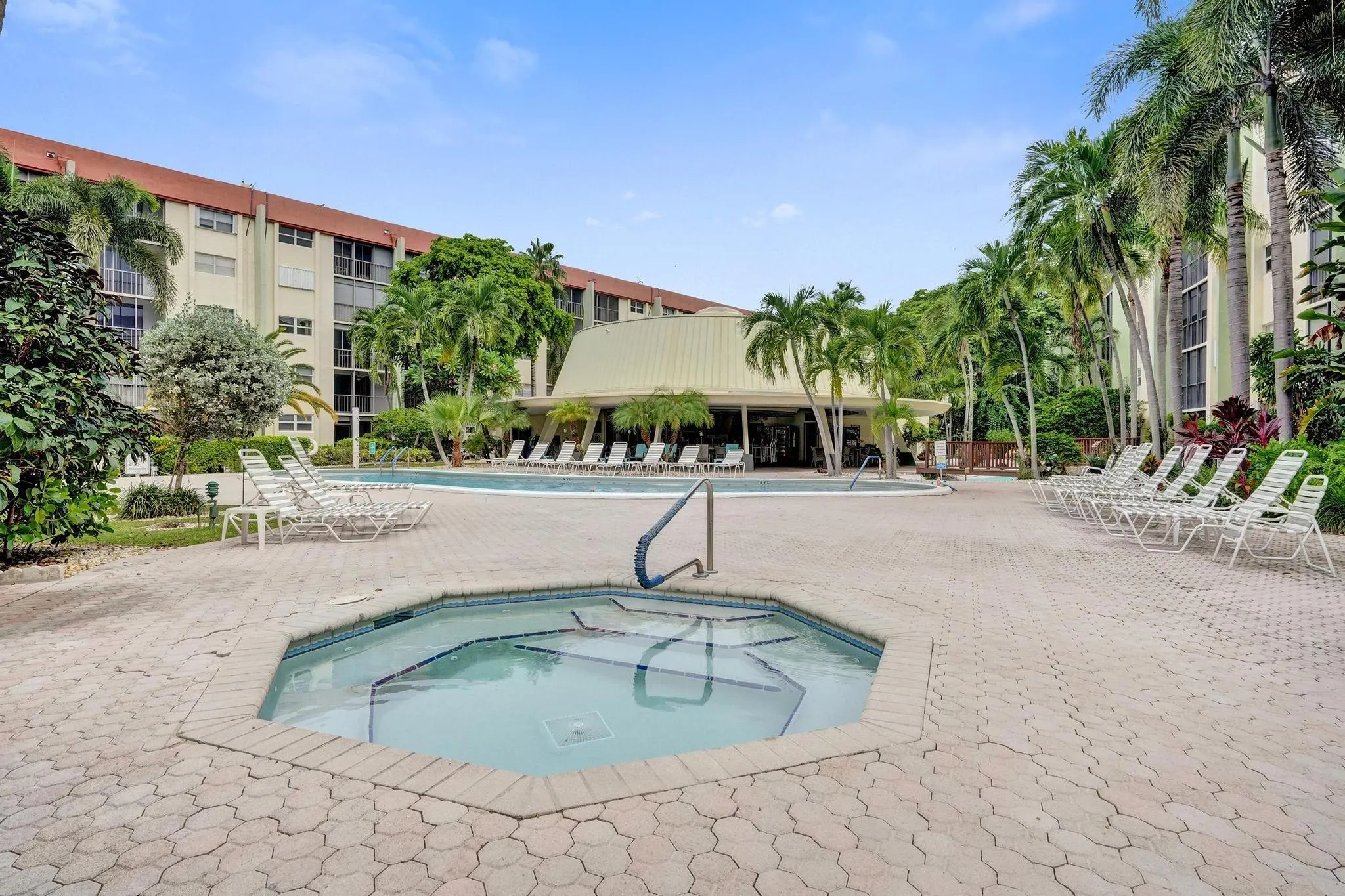 5300 NE 24th Ter, #201 C