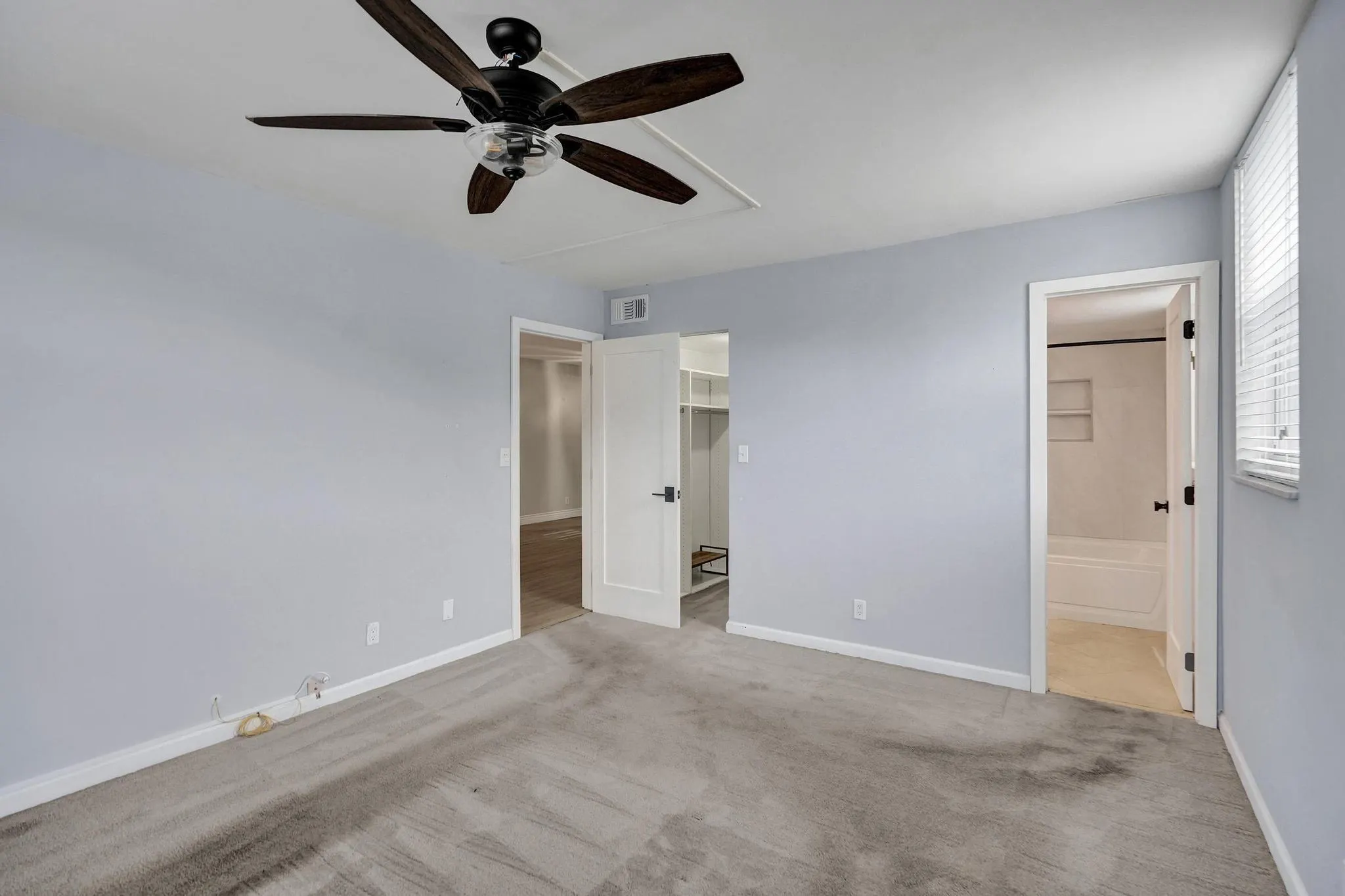 5300 NE 24th Ter, #201 C