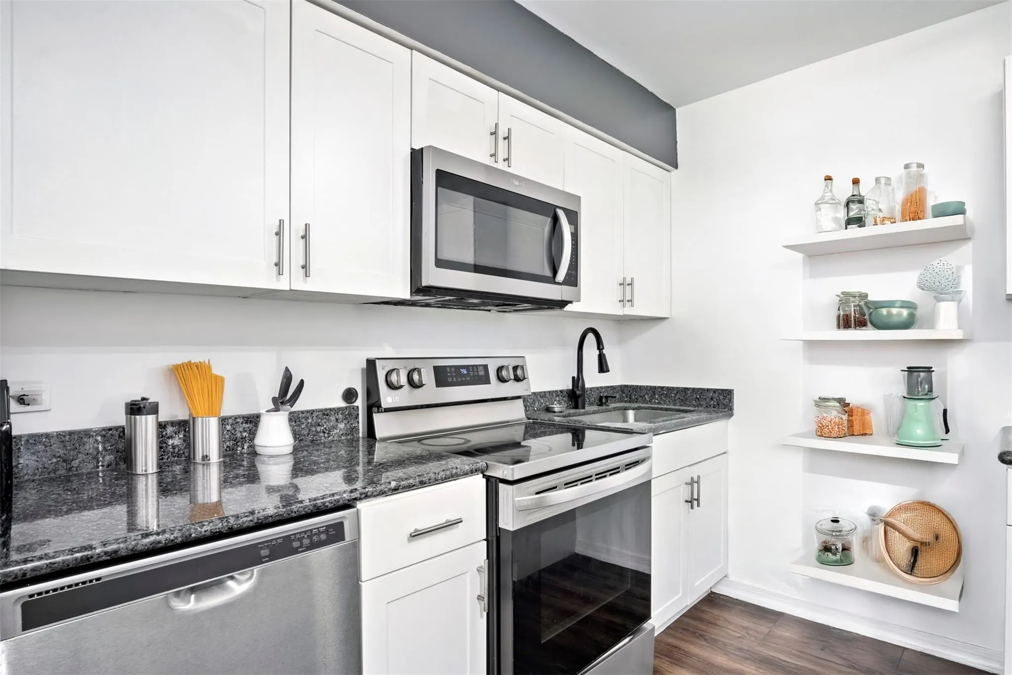 101 NE 35TH ST, #B