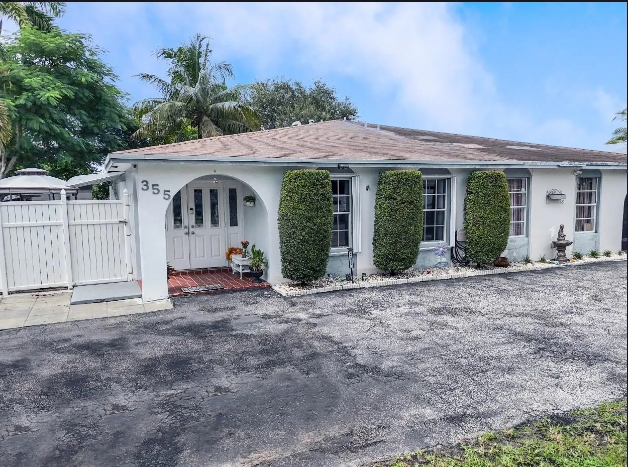 355 SW 61st Ter