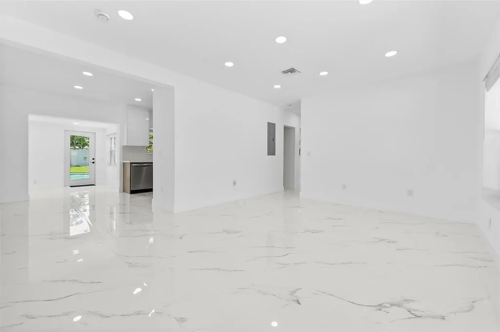 1660 SW 22nd Ave