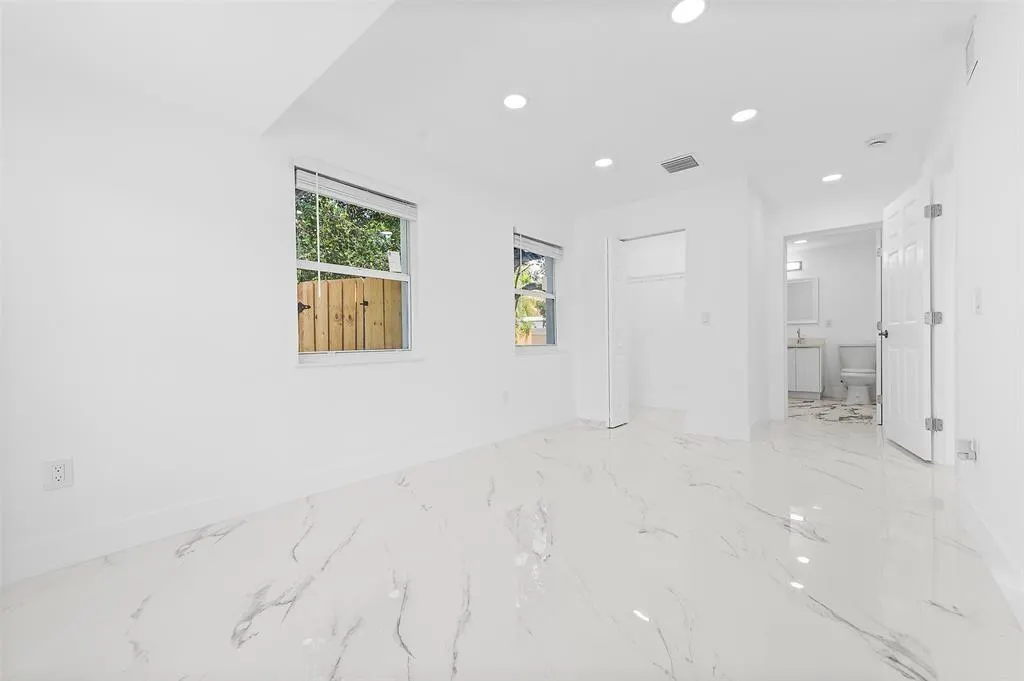 1660 SW 22nd Ave