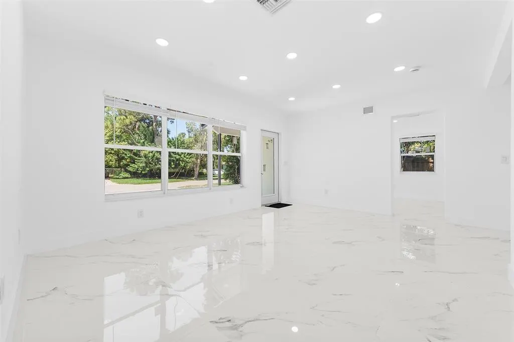1660 SW 22nd Ave