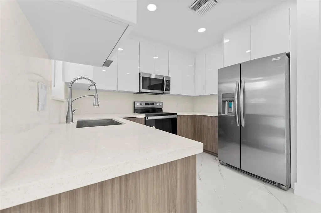 1660 SW 22nd Ave