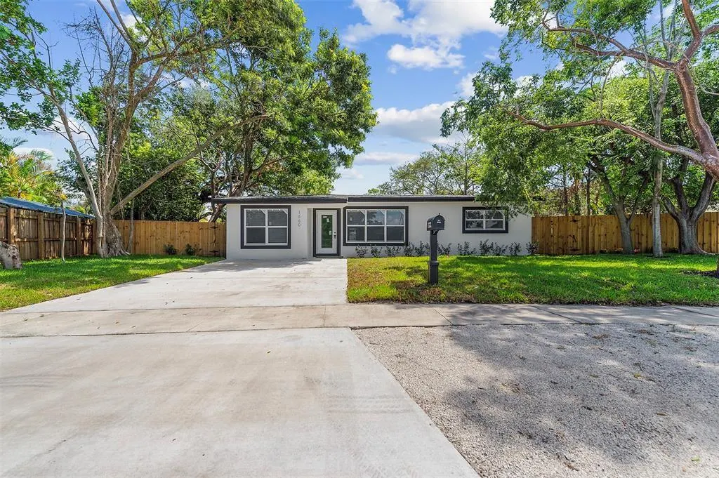 1660 SW 22nd Ave
