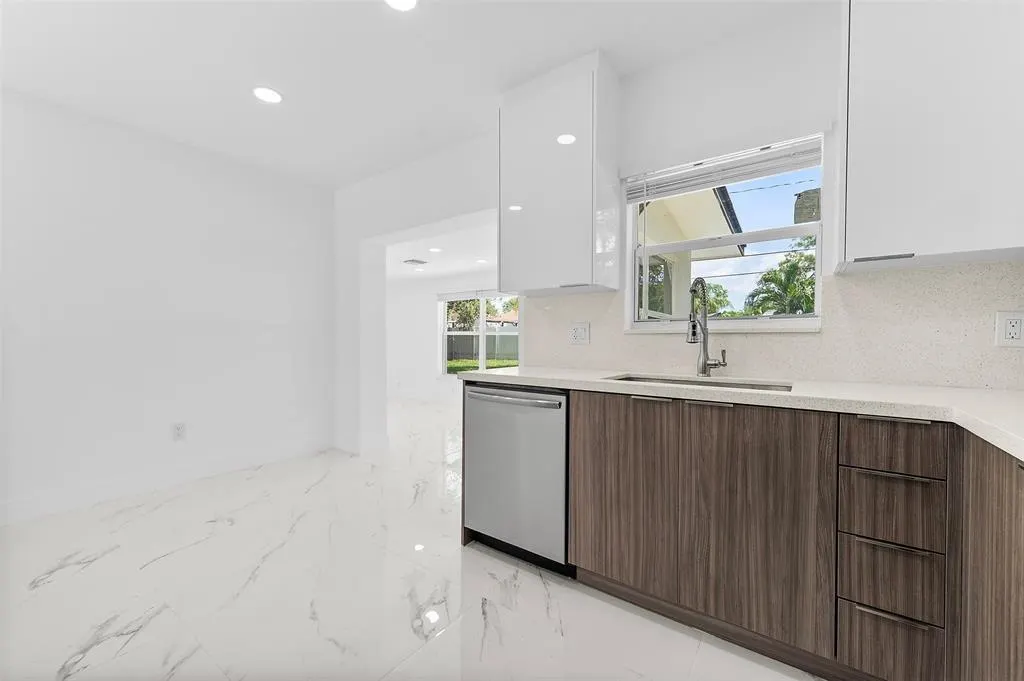 1660 SW 22nd Ave