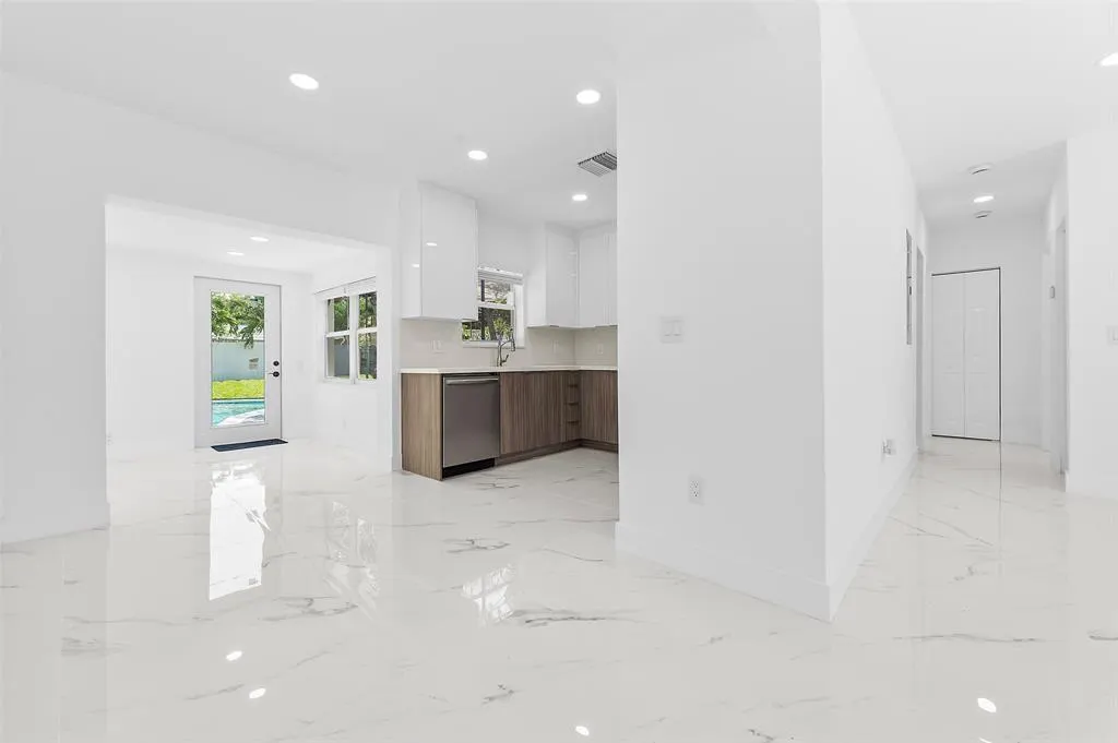 1660 SW 22nd Ave