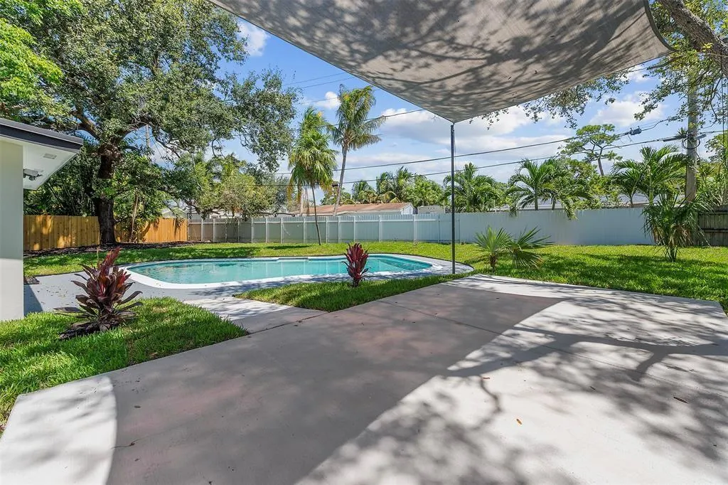 1660 SW 22nd Ave