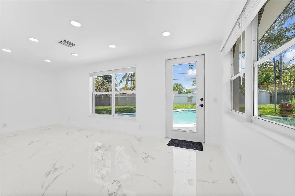 1660 SW 22nd Ave