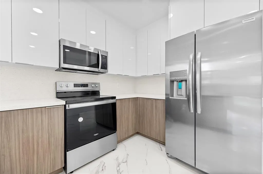 1660 SW 22nd Ave