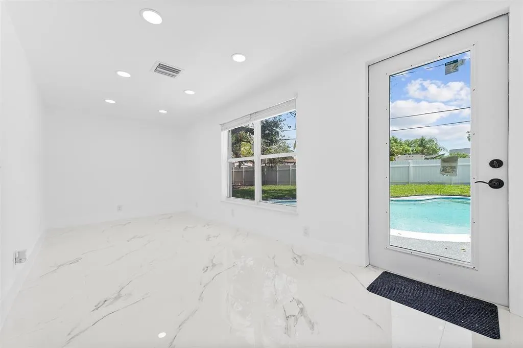 1660 SW 22nd Ave