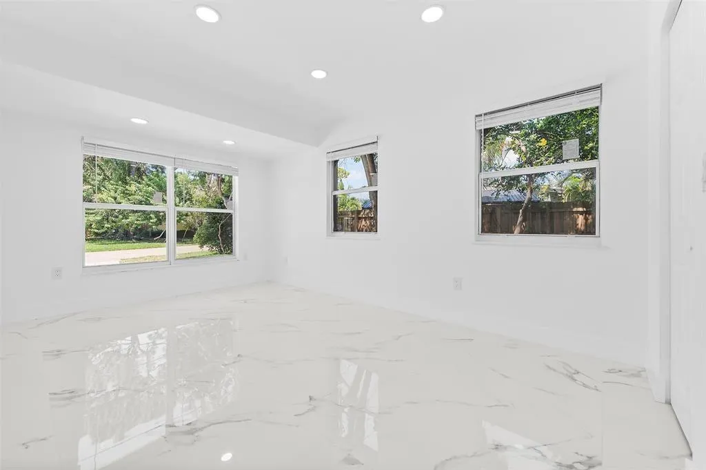 1660 SW 22nd Ave