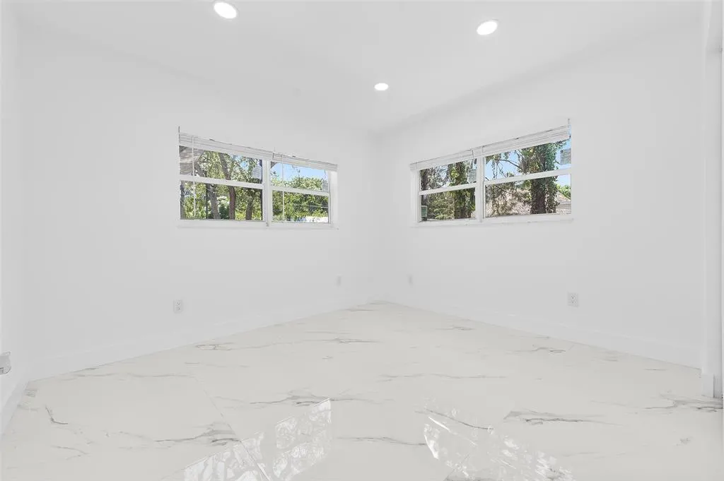 1660 SW 22nd Ave