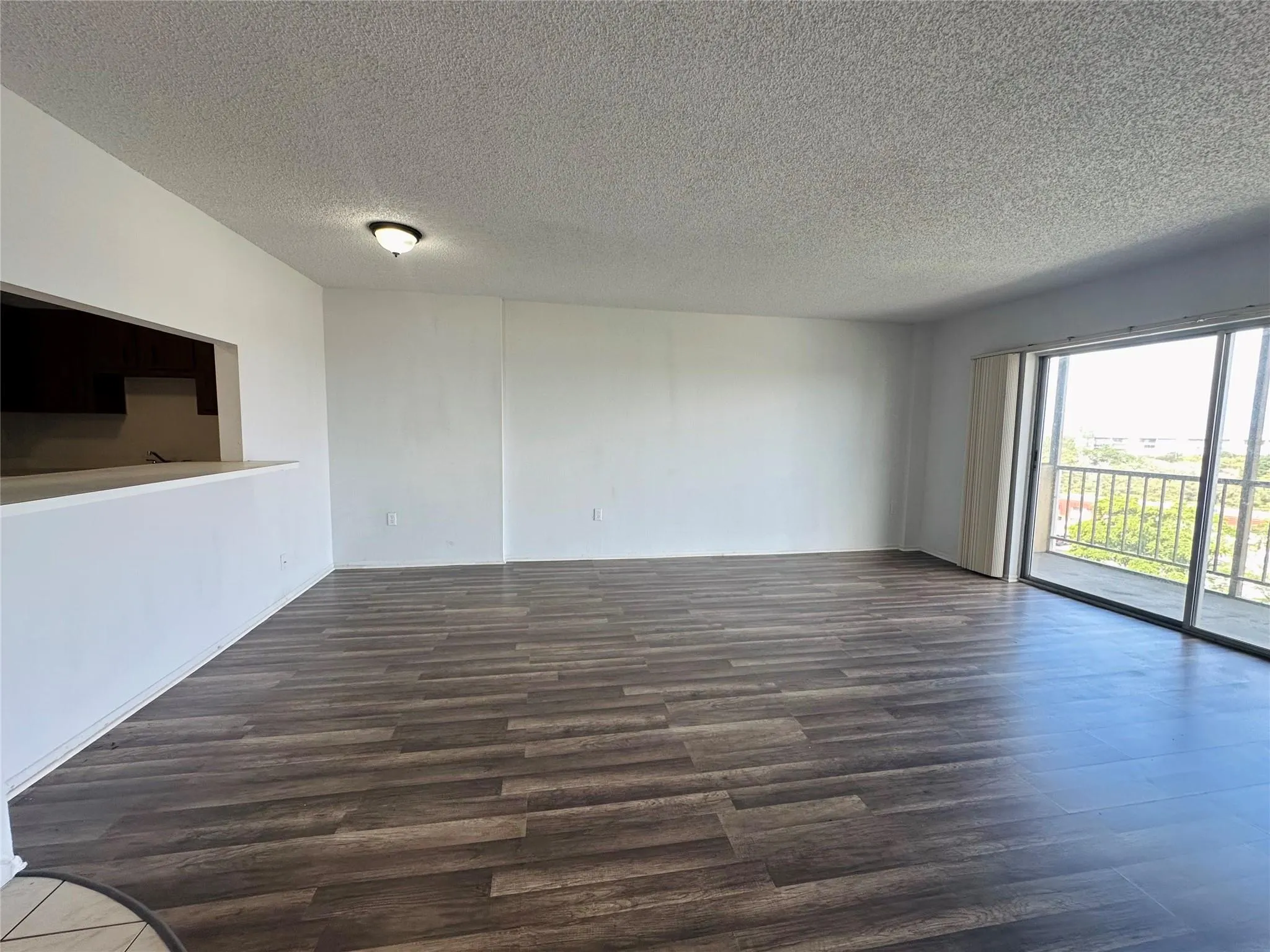4174 Inverrary Drive, #805