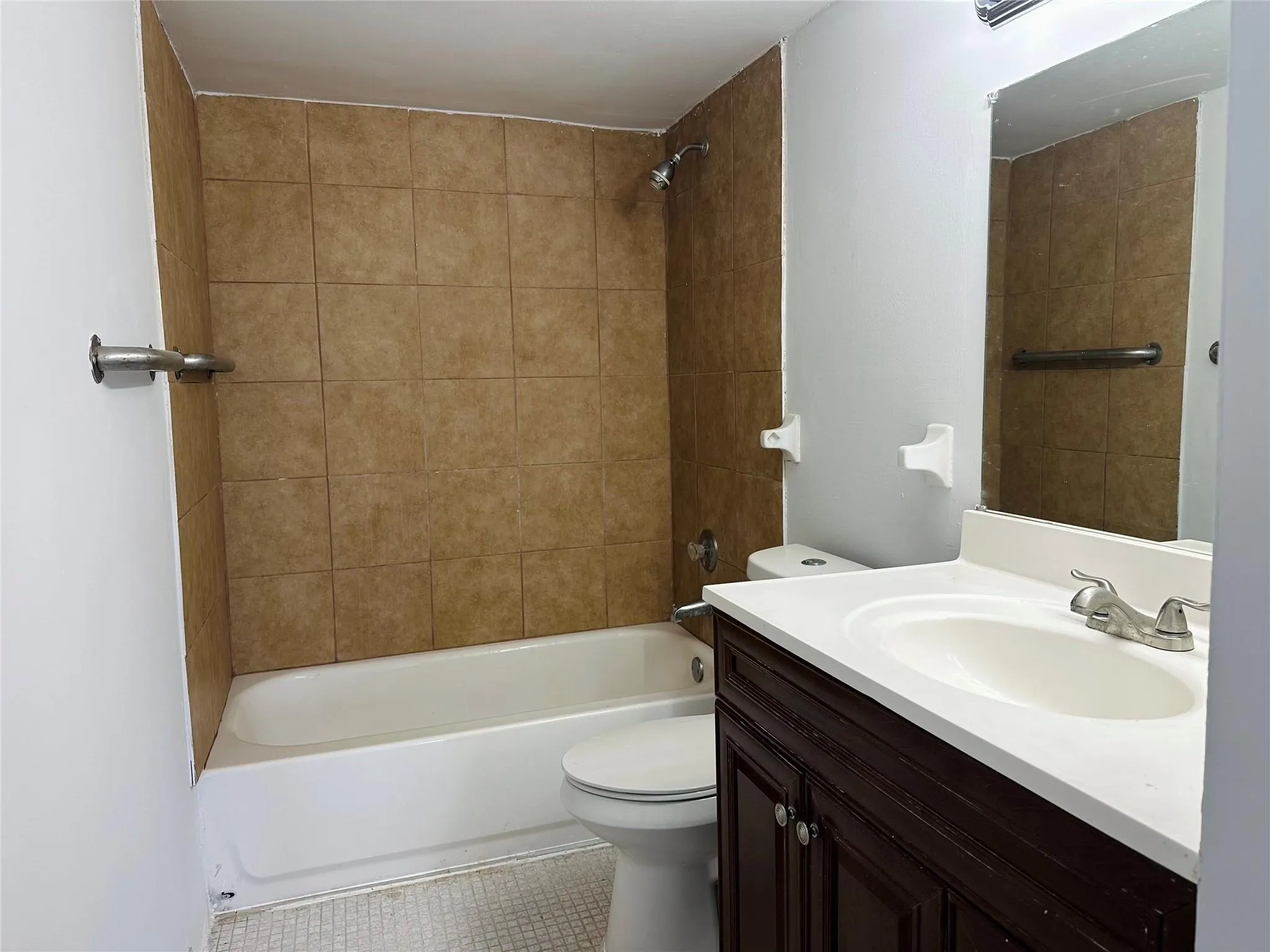 4174 Inverrary Drive, #805
