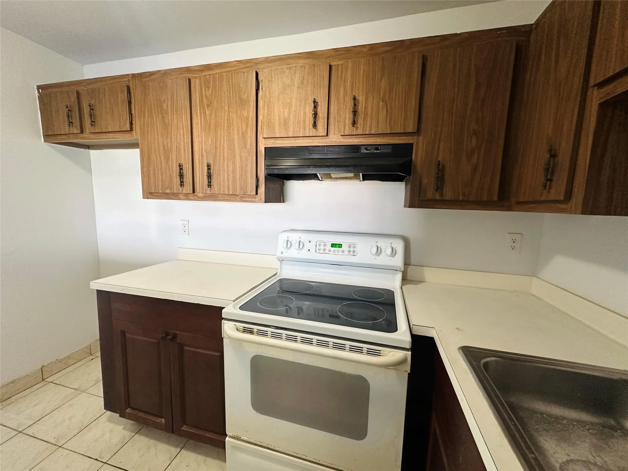 4174 Inverrary Drive, #805