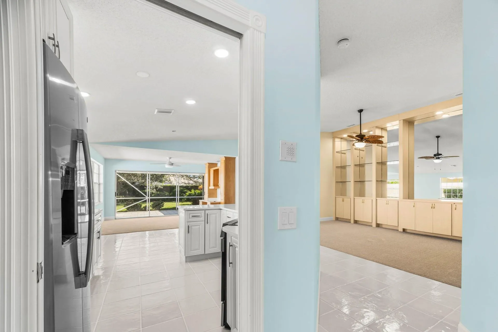 4186 Royal oaks Dr