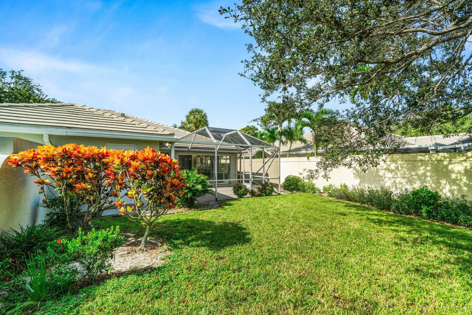 4186 Royal oaks Dr
