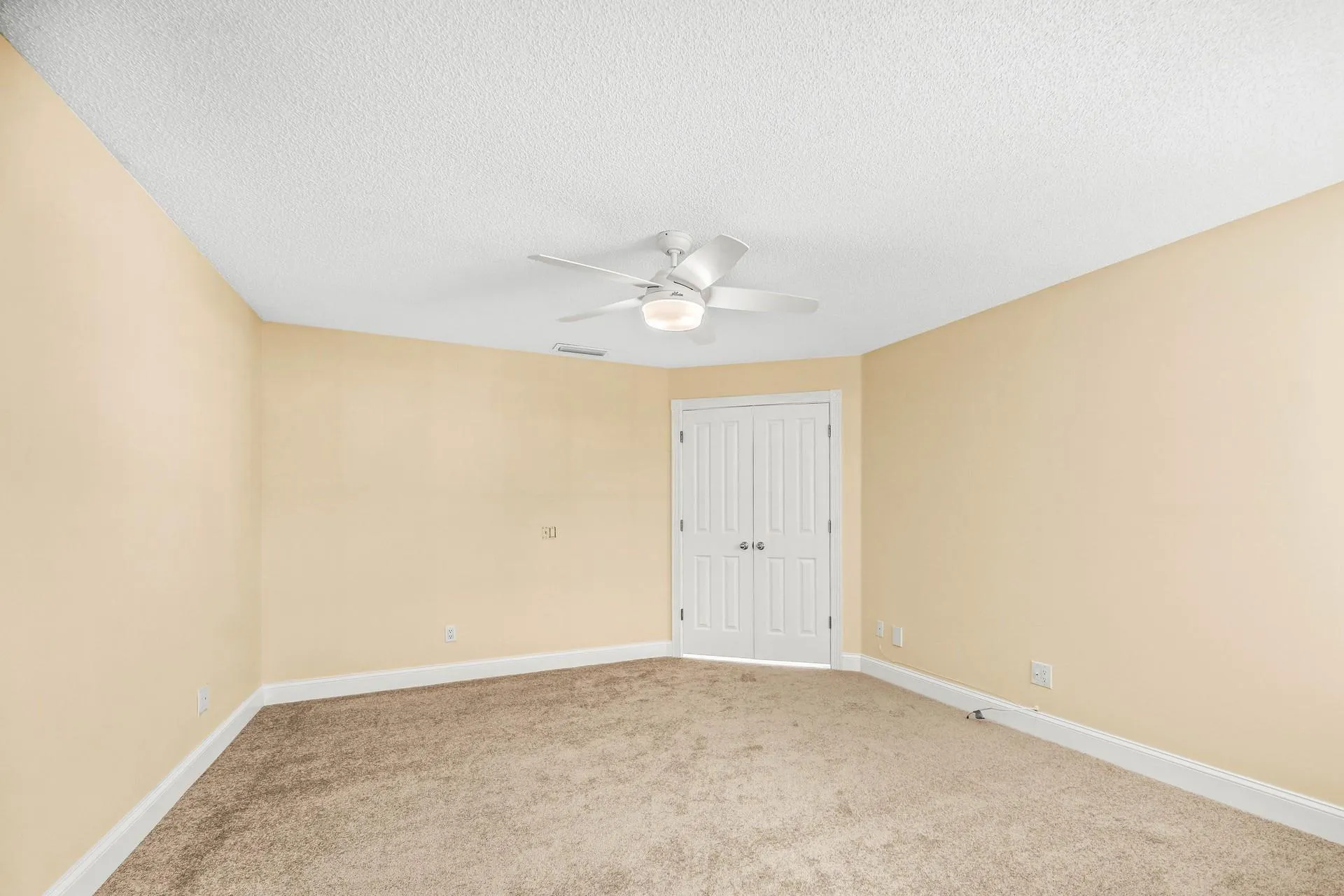 4186 Royal oaks Dr