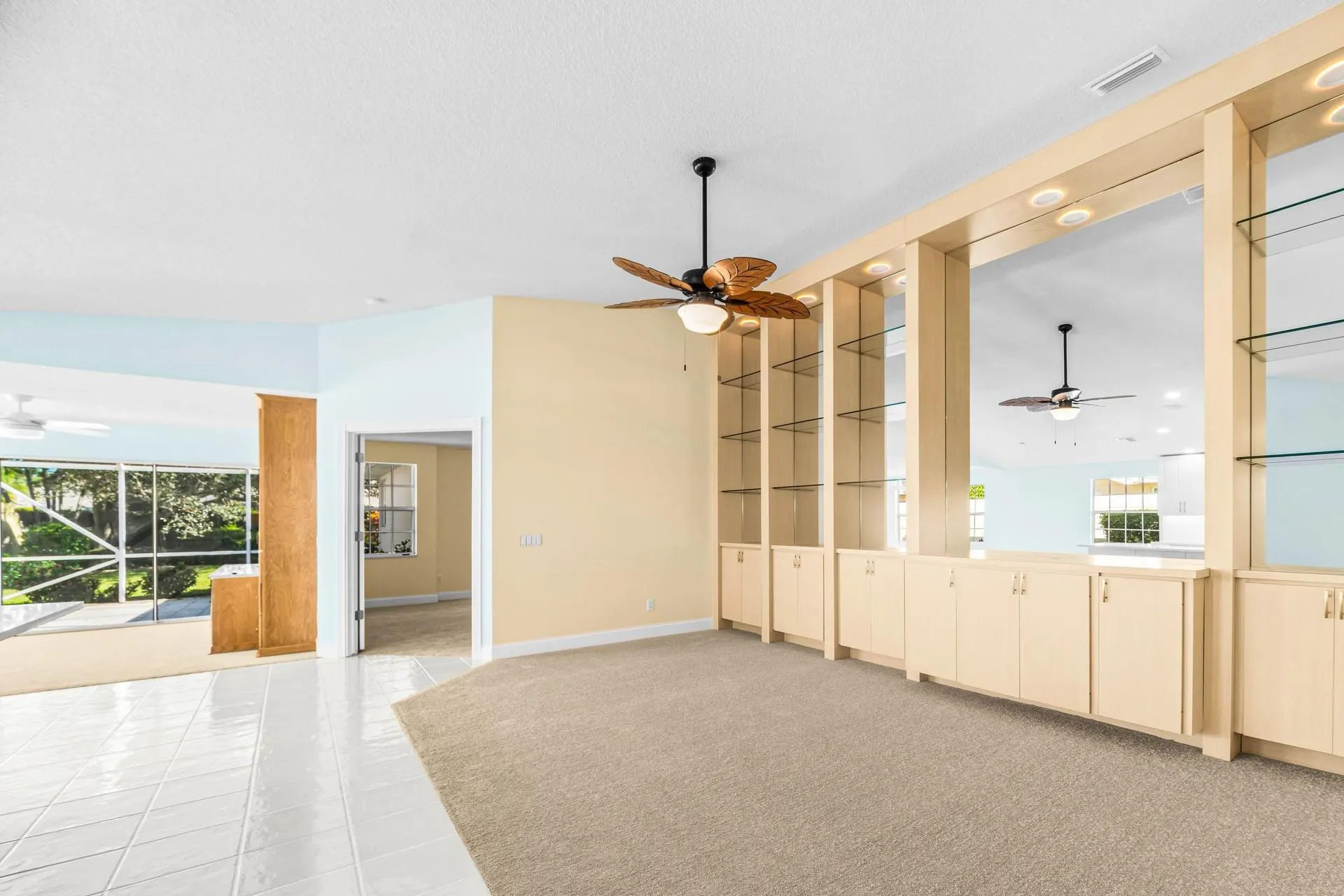 4186 Royal oaks Dr