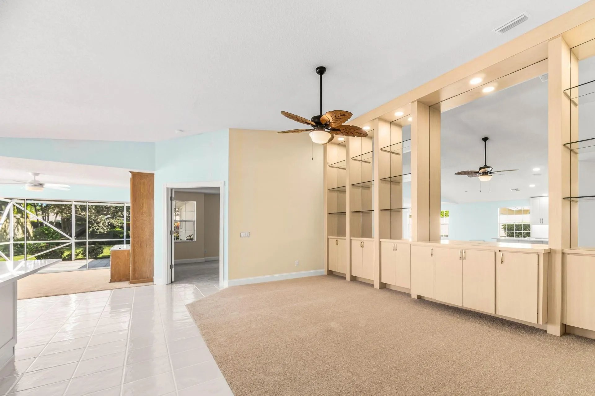 4186 Royal oaks Dr